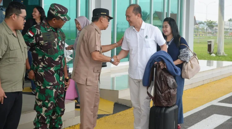 Akhiri Masa Tugas di Natuna, Komandan Lanal Ranai Dilepas Penuh Kehangatan