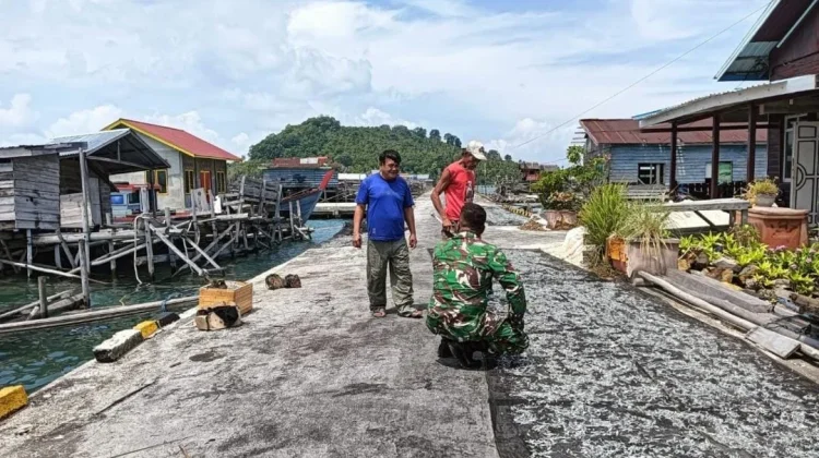 Babinsa Selaut Ingatkan Nelayan Utamakan Keselamatan saat Beraktifitas