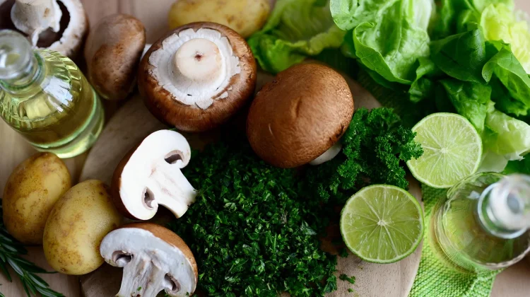 Mengenal Salad, Hidangan Segar yang Kaya Manfaat