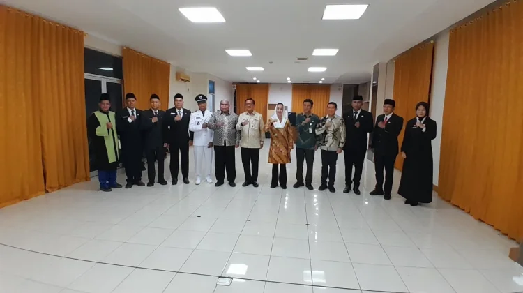 Bupati Natuna Lantik Delapan PNS Jabatan Administrator dan Pengawas