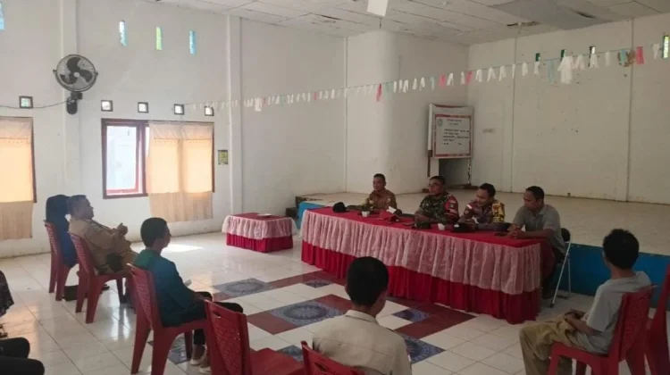 Babinsa Air Putih Mediasi Perselisihan Warga Melalui Musyawarah