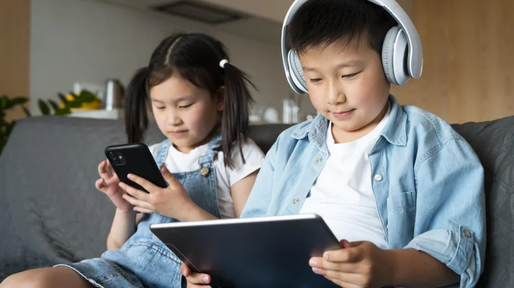 Cara Mengajarkan Tata Krama Berinternet kepada Anak sejak Dini