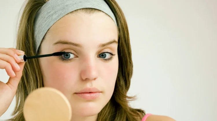 Suka Makeup saat Olahraga? Kenali Risikonya
