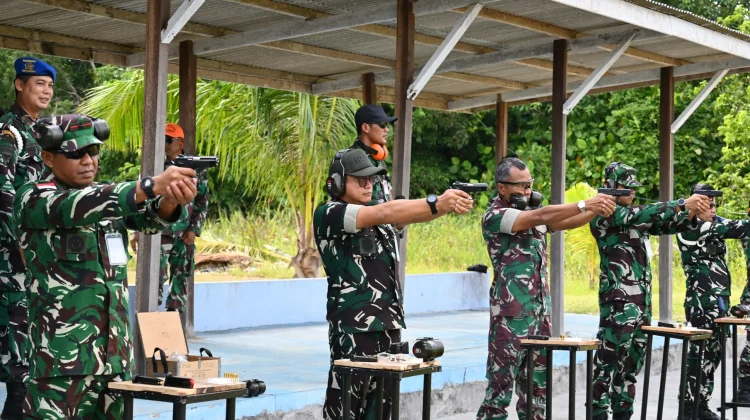 Danlanud RSA Natuna Ikuti Latihan Menembak Bersama Personel Pomau dan Intel