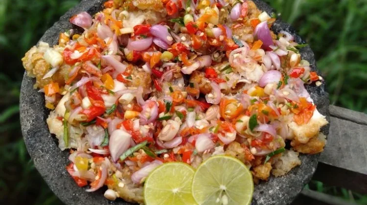 Resep Ayam Krispi Sambal Matah Ala Ayu yang Bikin Ketagihan