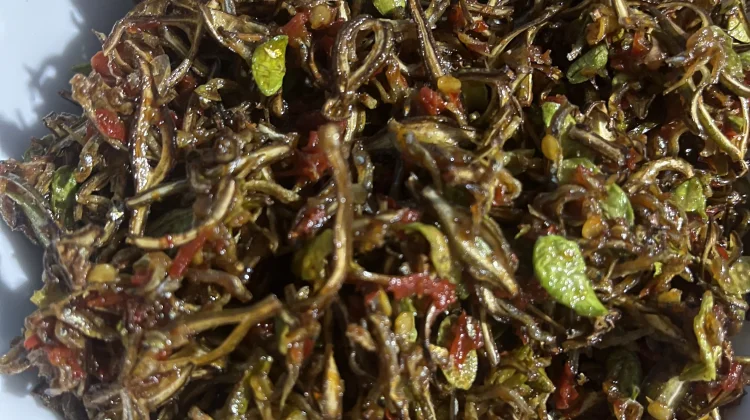 Resep Simple Sambal Petai Ikan Teri Ala Umma EL, Bikin Boros Nasi