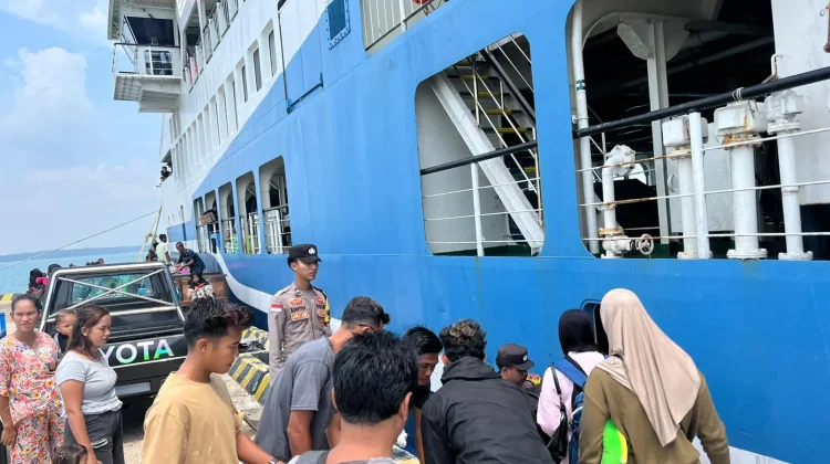 Polres Natuna Pastikan Keamanan Penumpang KMP Bahtera Nusantara 03 di Subi