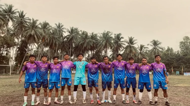 Tim Sepak Bola Desa Limau Manis Melaju Semifinal di Turnamen HUT Desa Kelanga ke-108