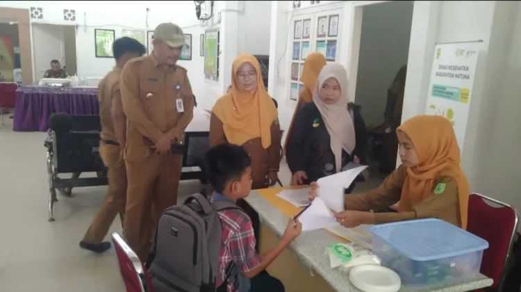 Camat Batubi Dampingi Siswa Sekolah Rakyat Cek Kesehatan