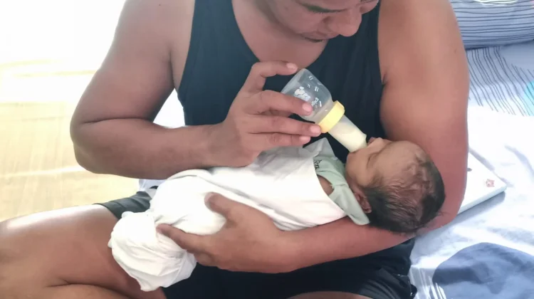 Tips Memberikan Susu kepada Bayi agar Tidak Tersedak