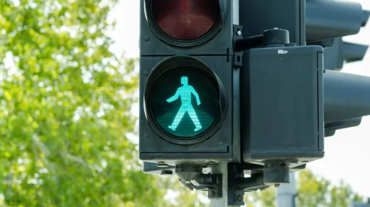 Hari Lampu Lalu Lintas Internasional Setiap 5 Agustus, Simak Sejarahnya