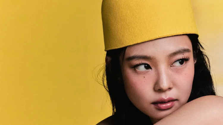 Tampil Seksi dan Elegan, Jennie BLACKPINK Hiasi Sampul Majalah Cosmopolitan