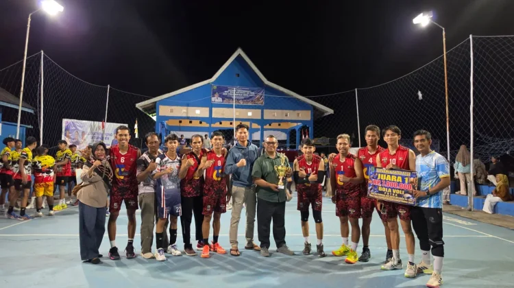 Tim Putra Karla Juara Turnamen Voli HUT Desa Kelanga ke-108