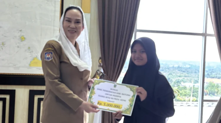 Bupati Natuna Serahkan Bonus Pembinaan bagi Juara MTQ Kepri 2026