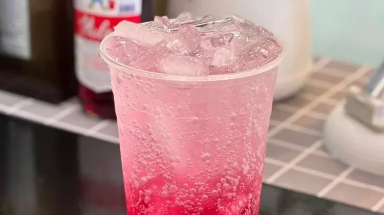 Pink Lime Soda Ala Erwin yang Asam-Manis Menggoda