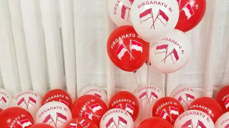 Pedagang Pernak-Pernik Merah Putih Mulai Ramai di Ranai