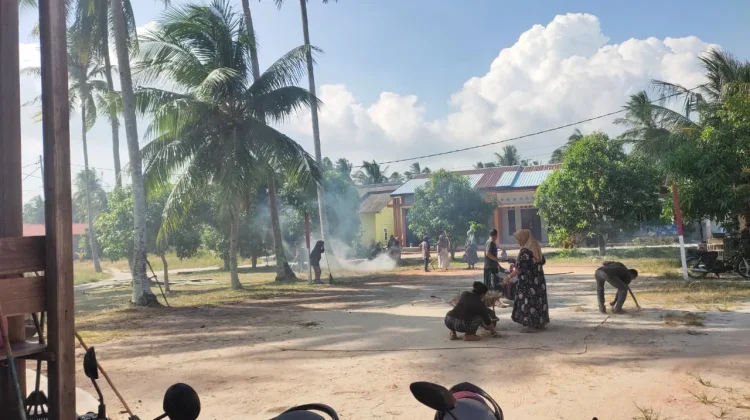 Warga RT Padang Buluk Sepempang Goro Sambut HUT RI ke 81