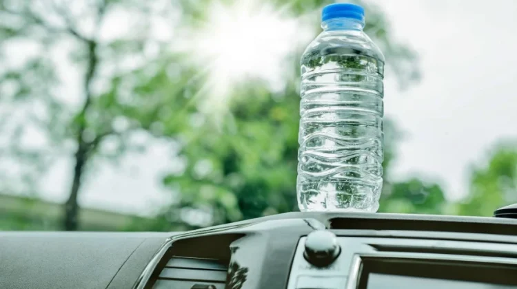 Jangan Asal Minum, Ini Risiko Air yang Lama Tertinggal di Mobil