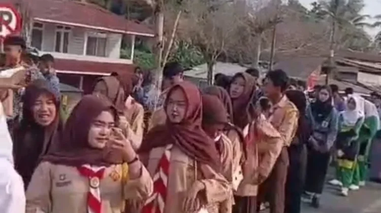 Pawai SMAN 2 Bunguran Timur Libatkan 365 Peserta