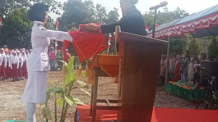 Detik-Detik Proklamasi di Bunguran tengah Berlangsung Khidmat
