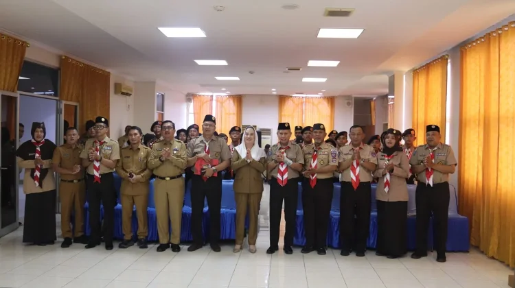 Bupati Natuna Serahkan Sertifikat dan TISKA kepada Peserta Jamnas