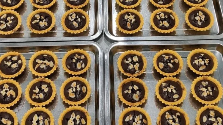 Pie Brownies Shiny Crust Ala Chalistaa Kitchen