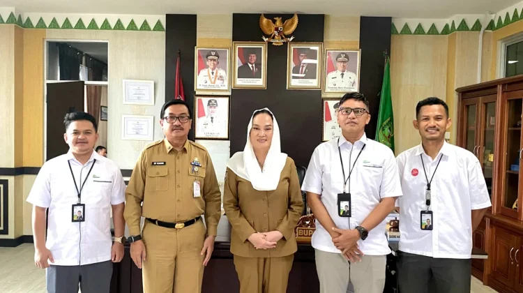 Pegadaian Gandeng Pemkab Natuna Gelar Literasi Keuangan dan Senam Massal