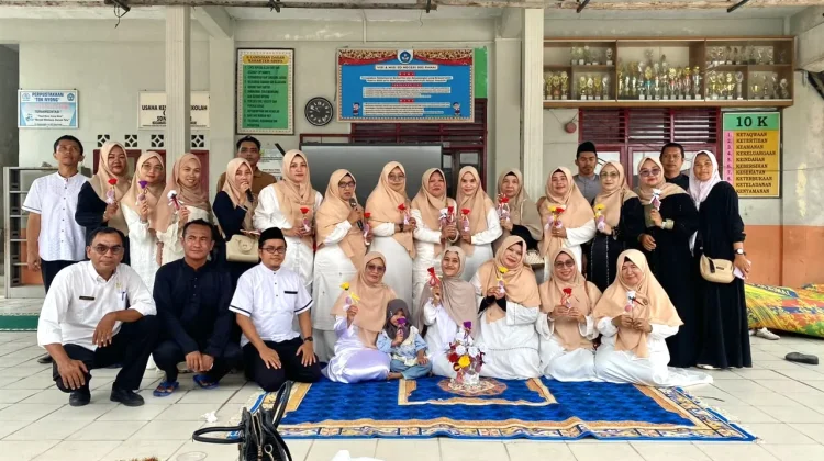 Pawai Maulid SDN 002 Ranai Tanamkan Keteladanan Nabi