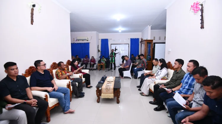Ibadah Keluarga Rutin Danlanud RSA Pererat Kebersamaan Personel
