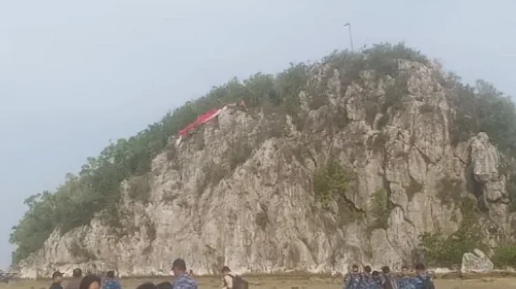 Pulau Sahi Pesona Alam di tengah Laut Kelanga