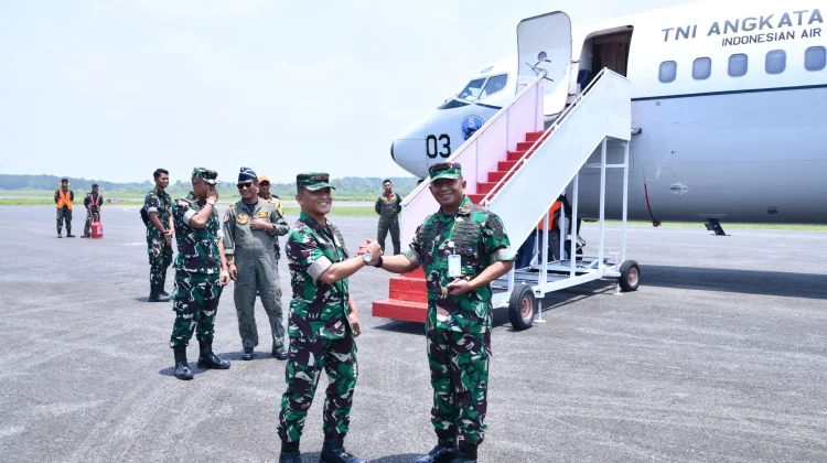 Danlanud Raden Sadjad Antar Kepulangan Pangkosek II dari Natuna