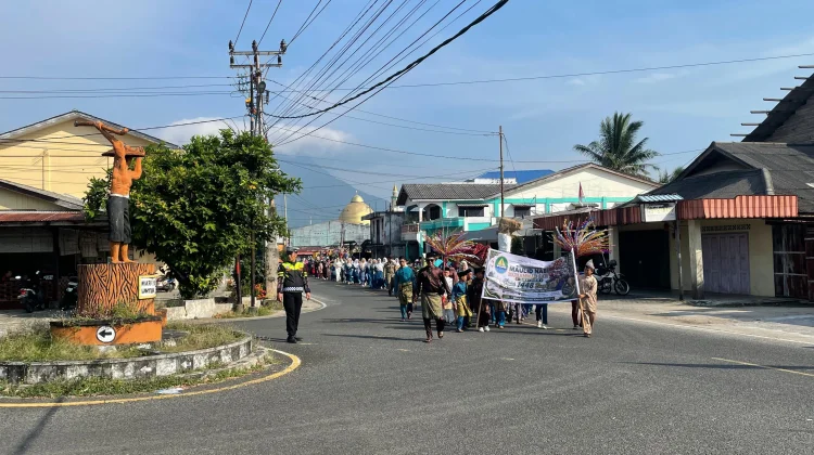 Satlantas Polres Natuna Kawal Pawai Maulid HKS Ranai