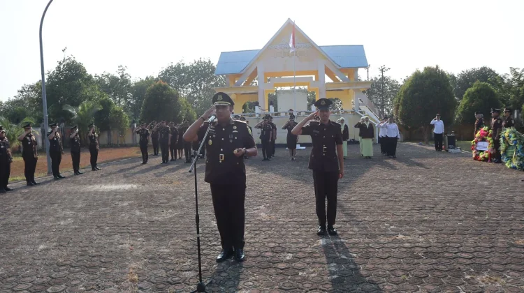 Kejari Natuna dan IAD Ziarah Makam Pahlawan Peringati Hari Lahir Kejaksaan ke-81