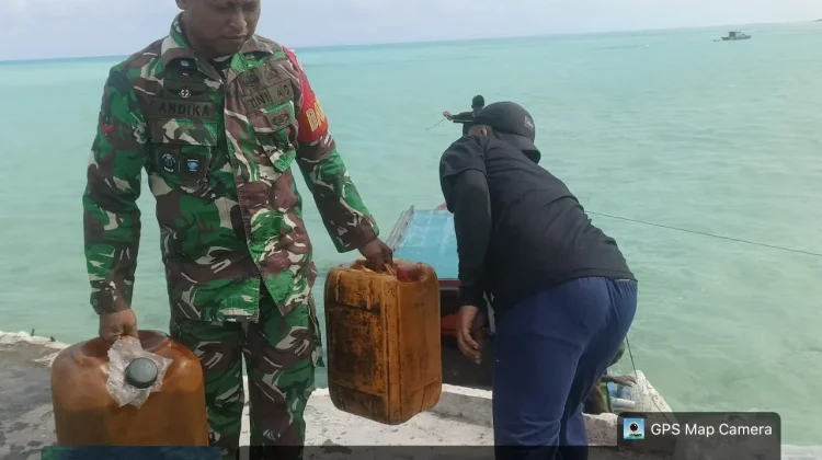 Babinsa Kadur Perkuat Kedekatan dengan Warga