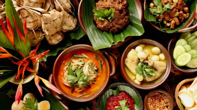 Menjelajahi Daerah lewat Makanan Khas