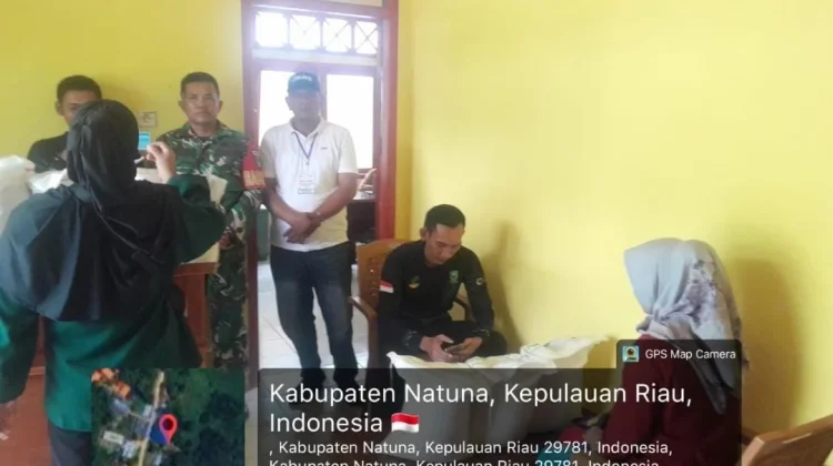 Babinsa Dampingi Penyaluran Bantuan Pangan untuk 94 KPM di Desa Pangkalan