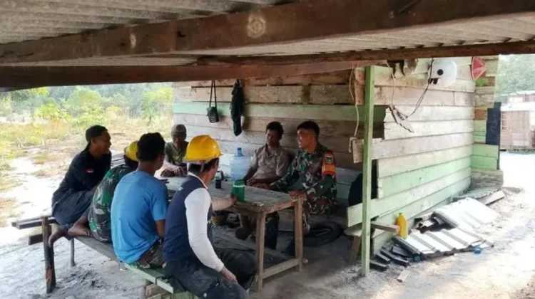 Babinsa Desa Pengadah Ajak Warga Jaga Hutan dan Cegah Karhutla