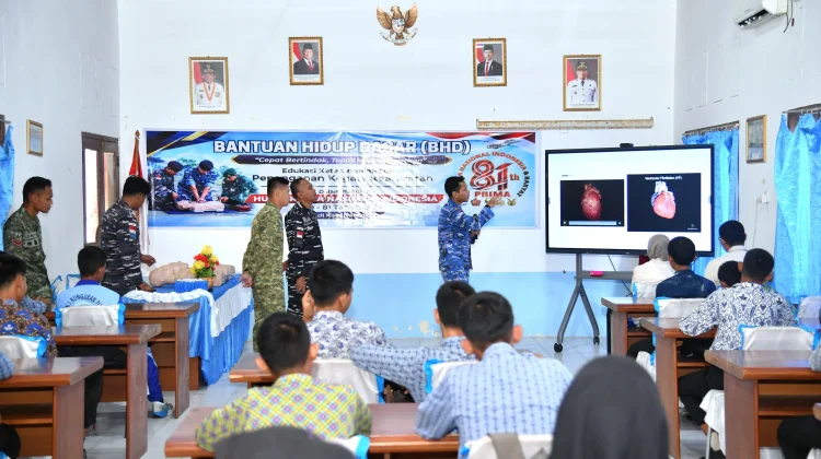 Kolaborasi TNI, RSAU Lanud Raden Sadjad Ajarkan BHD kepada Siswa