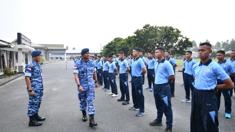 Jaga Disiplin, Lanud Raden Sadjad Natuna Periksa Kerapian Personel