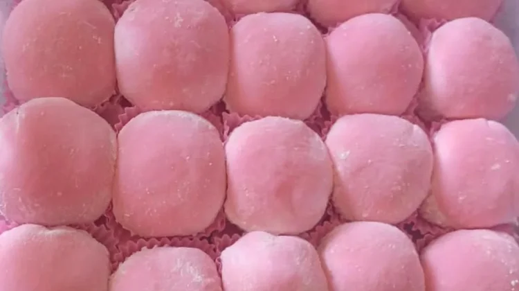 Mochi Strawberry Enak dan Legit