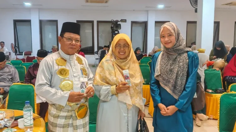Rektor IAI Natuna Apresiasi Kreativitas Gantungan Kunci Karya Mahasiswa