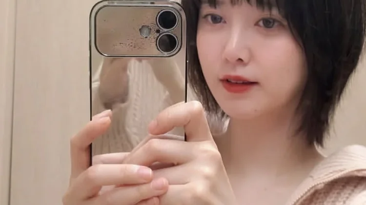 Potong Rambut dengan Pisau Cukur Alis Ku Hye sun Buat fans Bertanya-tanya