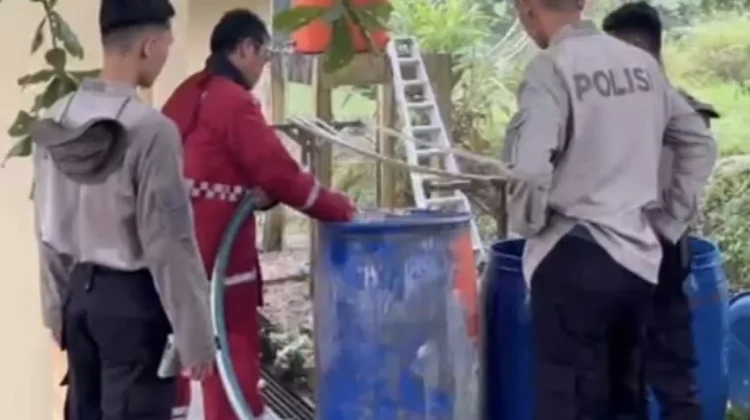 Polres Natuna Salurkan Bantuan Air Bersih ke SLB