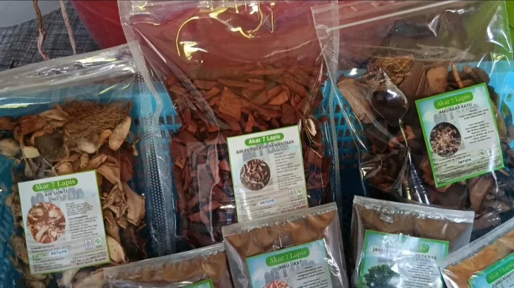 Produksi Jamu Kartini Masih Mengandalkan Cara Manual
