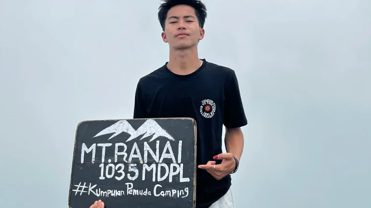 Gunung Ranai Berkabut Tebal, Pendakian Menjadi Pengalaman yang Berbeda