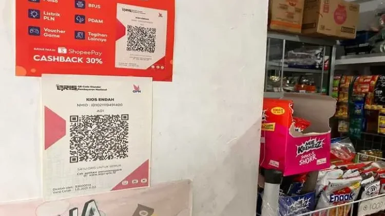 QRIS dan Kebiasaan Baru Berbelanja di Warung
