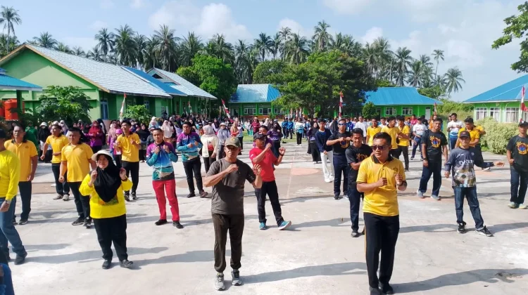 Senam Meriahkan HUT SMAN 1 Pulau Laut