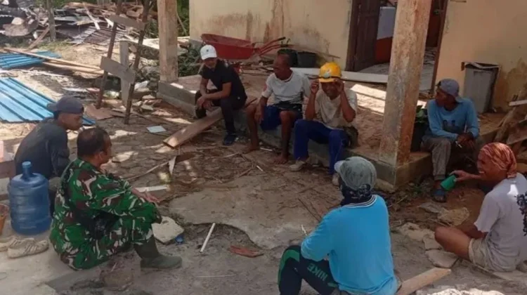 Babinsa Tapau Perkuat dan Pantau Kondisi Wilayah Binaan