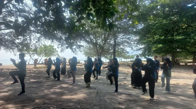 Empat Mahasiswa IAI Natuna Akhiri PKL di RRI Ranai