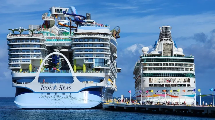 Icon of the Seas, Hotel Terapung Raksasa yang Berlayar di tengah Laut